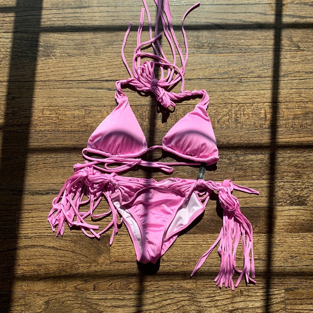 VS Tini Bikini